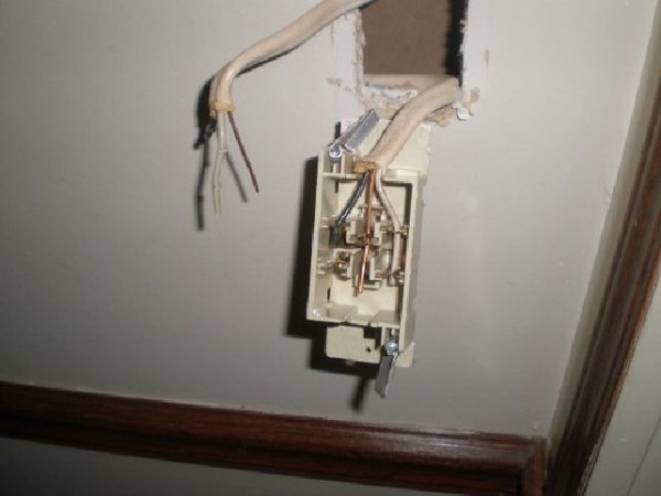 Changing A Light Switch In A Mobile Home
