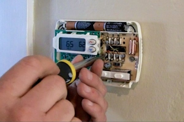 How To Change And Replace A Thermostat