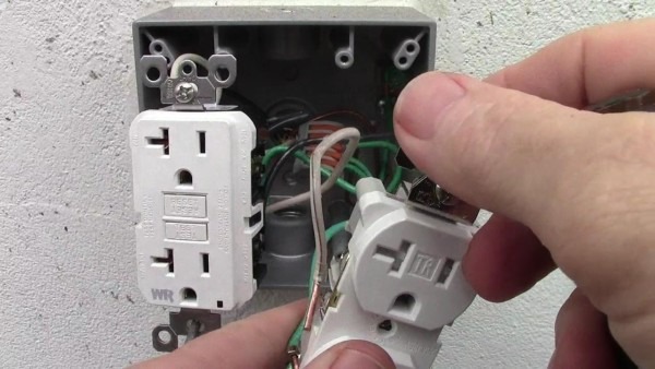 A Quad Receptacle Wiring