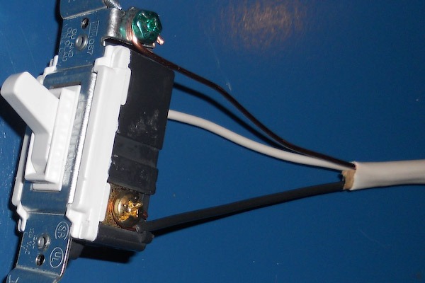 Single Pole Switch For Backyard Storage Shed Lighting